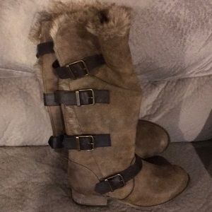 Boots lined with fur!